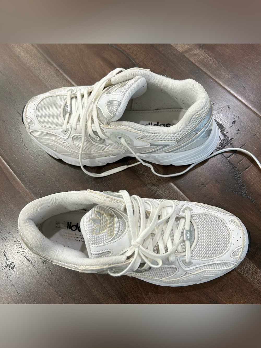 Women’s Adidas Astir White Silver Shoes W8.5 - Picture 3 of 4